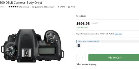 Dettaglio della Nikon D7500, con rotella impostazioni e pulsanti. Utile per chi cerca nikon d7500 impostazioni consigliate.