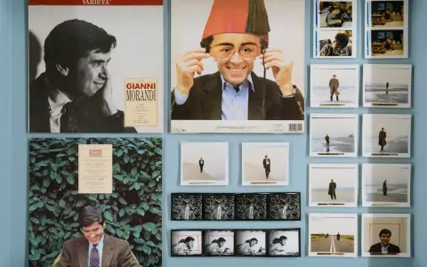 Omaggio a Gianni Morandi, con copertine di dischi e foto che ricordano lo stile di Luigi Ghirri e Lucio Dalla.