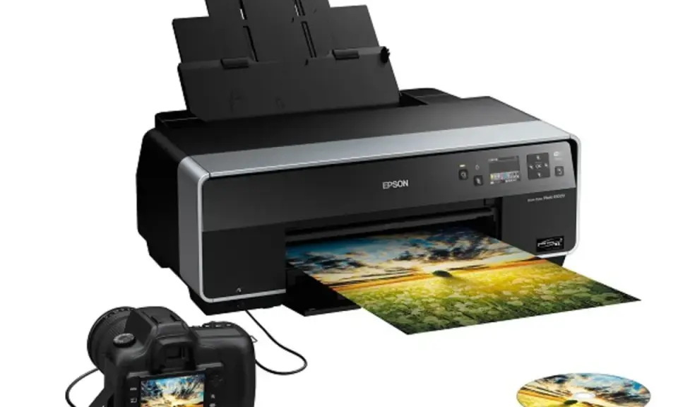Stampare su carta fotografica è facile con questa stampante Epson e la tua fotocamera.
